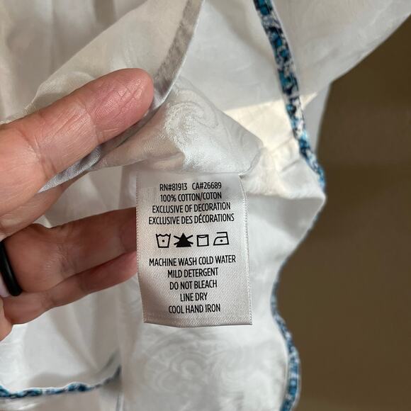 NEW Robert Graham Bell Gardens printed classic-fit button down - Picture 8 of 9